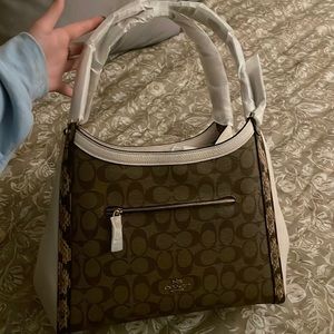Brand new coach bag. Never worn